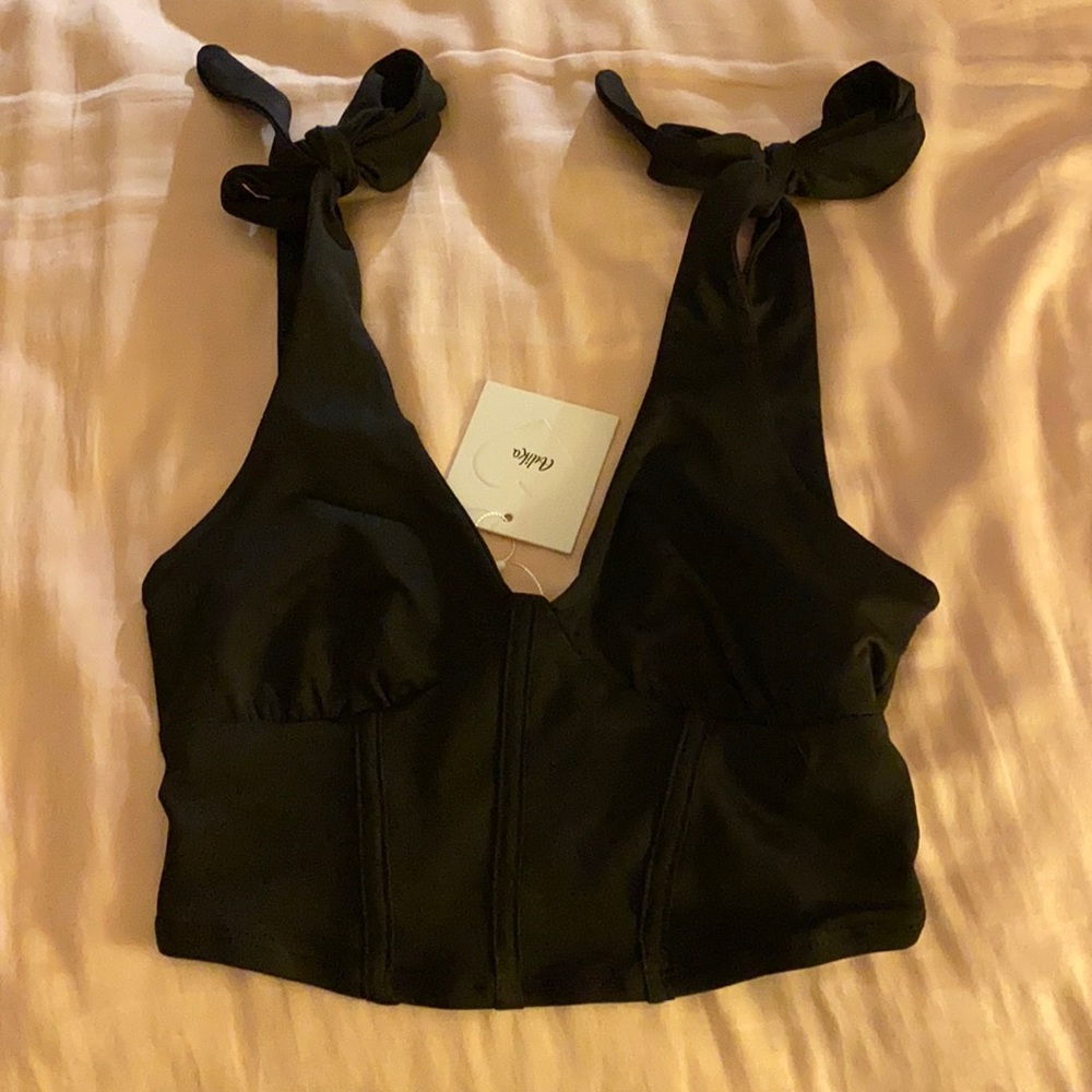 Adika black top